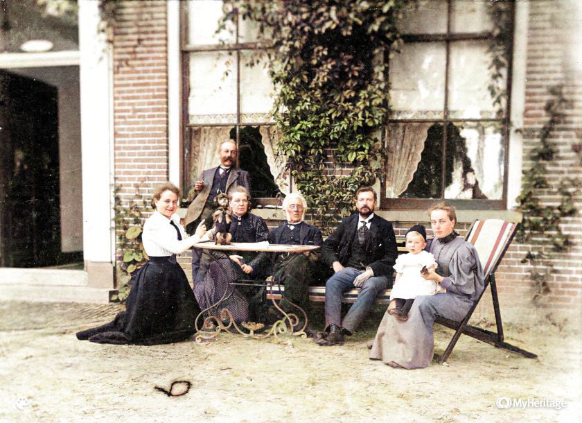 F90 Familie Rahder voor Blokland ca 1985 zw-Colorized